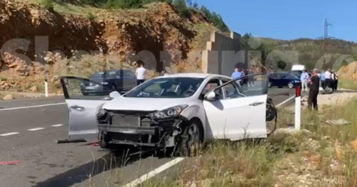 Po ktheheshin nga një ceremoni mortore  aksident i rëndë në Rrugën e Arbrit  1 i vdekur e 4 të plagosur  EMRI 