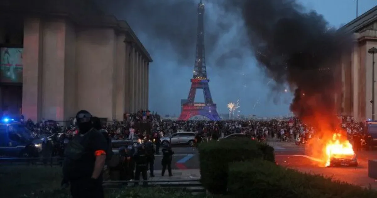 Kaosi në Francë pas fitores së PSG në Champions  Shënohet viktima e parë  57 policë ngelin të plagosur