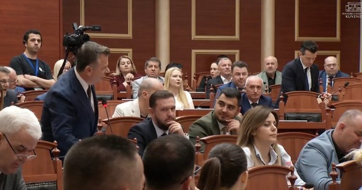 Përplasje e ashpër në Kuvend  Balla  Djali i xhaxhait të Shehajt ka manipuluar pronat në Vlorë  Shehaj  Shpifës ordiner