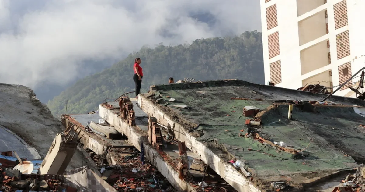 Makth i pafund në Venezuelë  Pothuajse 2 000 të vdekur  morgje të improvizuara dhe një luftë për një pjatë ushqim