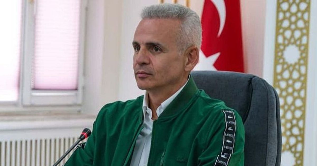U shfaq i veshur me geta sportive në festivalin e çiklizmit  guvernatorin e gjen belaja 