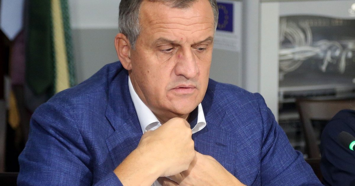 Ish ministri Ilir Beqaj lirohet nga burgu  Gjykata e kalon në  arrest shtëpie 