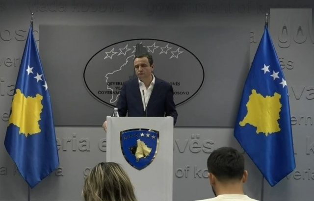 Bonusi në Kosovë, qeveria u jep 100 euro cdo pensionisti dhe