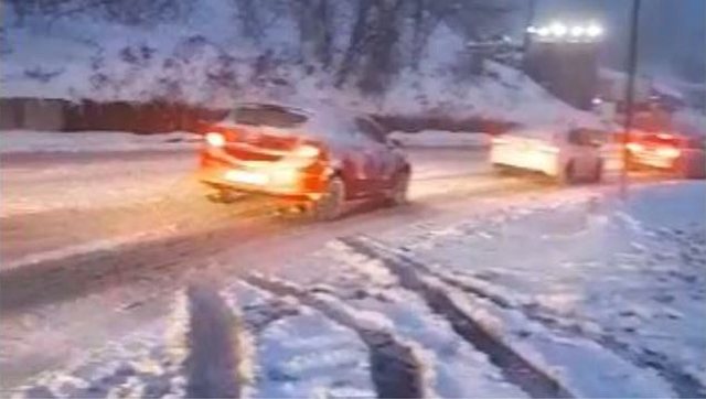 Borë dhe ngrica, akset Librazhd-Peshkopi dhe Përrenjas-Qafë