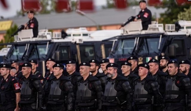 NATO dhe BE shtojnë numrin e trupave ushtarake në Kosovë