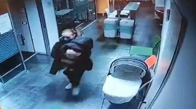 Foshnja një ditëshe rrëmbehet në spital, çifti e vesh