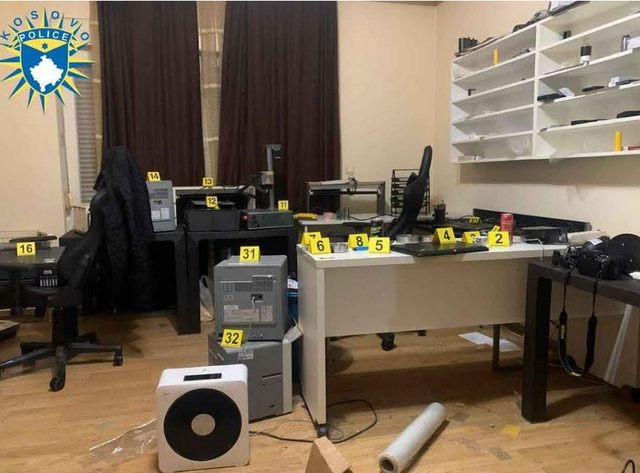 Zbulohet laborator për falsifikim dokumentesh në Prishtinë