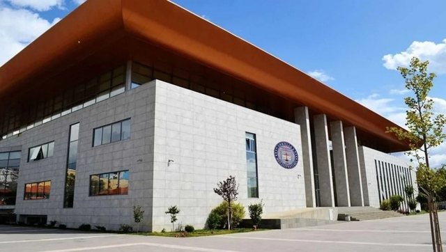 Hapen aplikimet për provimin e pranimit në shkollën e