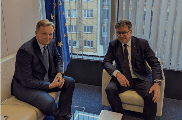 Lajçak dorëzon detyrën te Sorensen: Kosova dhe Serbia mund