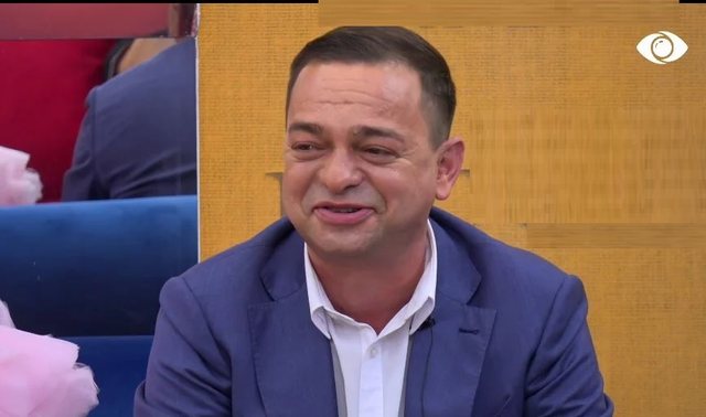Tha se ka qenë i dashuruar me Elvana Gjatën, Klajdi reagon në