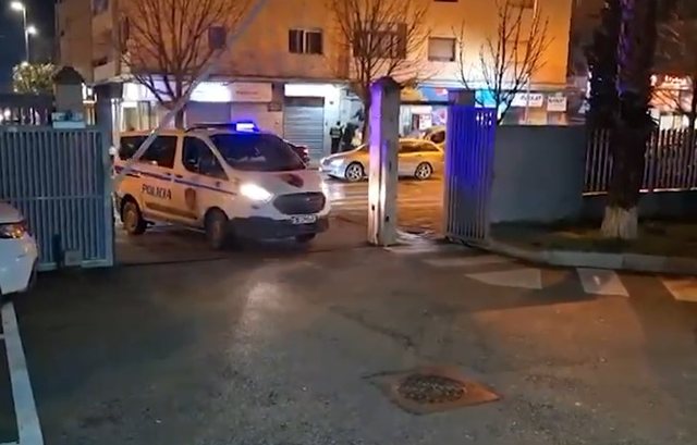 Tentuan të vjedhin sende me vlerë në Kishën e Ksamilit dhe