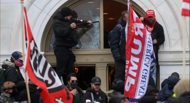 Spastrim nga Trump? Punonjësit e FBI-së urdhërohen të