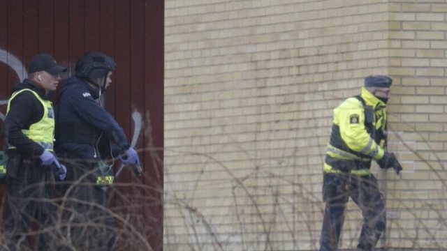 Policia suedeze drejt zbardhjes së krimit ku humbën jetën 10