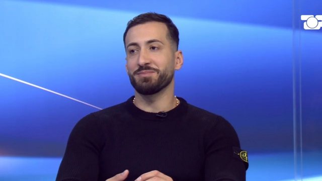 U aludua për lidhje homoseksuale, Jozi sqaron lidhjen me djalin në