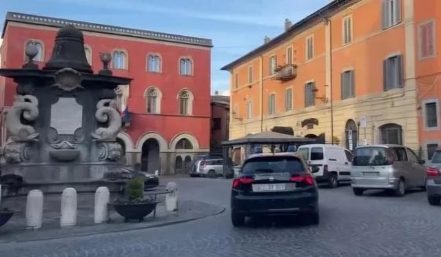 Tmerr, 21-vjeçari rrëmben ish të dashurën e tij