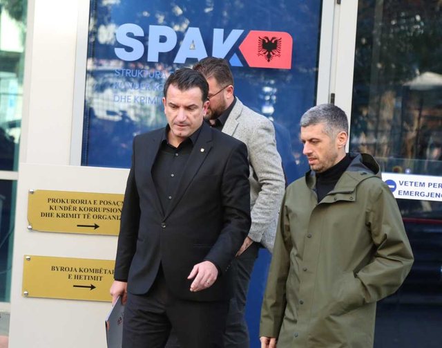 “Mbete i pakënaqur nga leja e ndërtimit”,