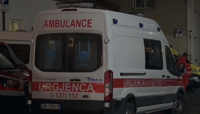 Humb jetën 27-vjecari në spitalin e Vlorës, u dërgua aty i
