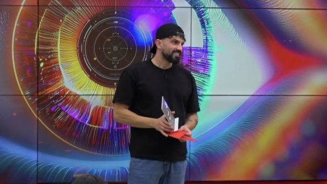 Aldo flet për banoren në BBVIP4: Më ka ardhur në krevat, ka