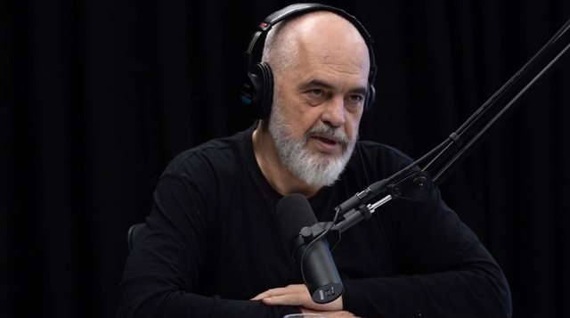 “Kur ikët  në Greqi ishit frymë e gjallë në