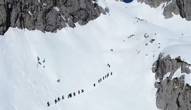 179 alpinistë nga e gjithë Shqipëria ngjiten në majën