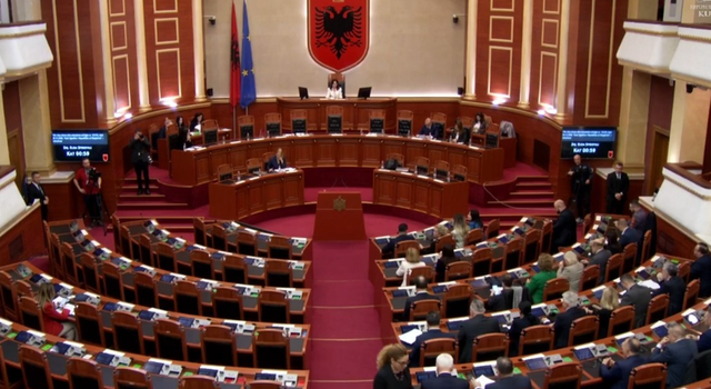 Rrëzohet kërkesa e PD për të futur në rend dite