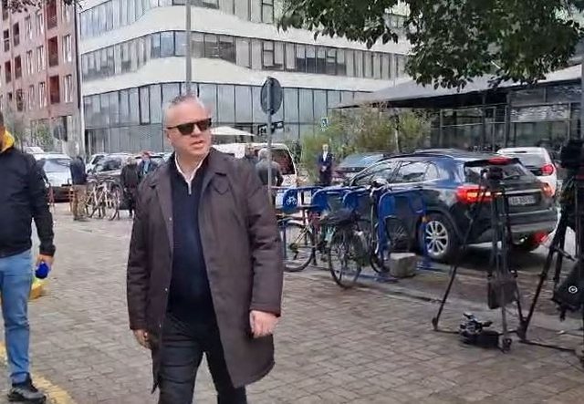 U paraqit në SPAK, Myslim Murrizi habit me çfarë pa brenda: