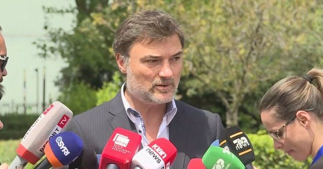 Enkelejd Alibeaj fut dy vajzat dhe mamanë në listë të