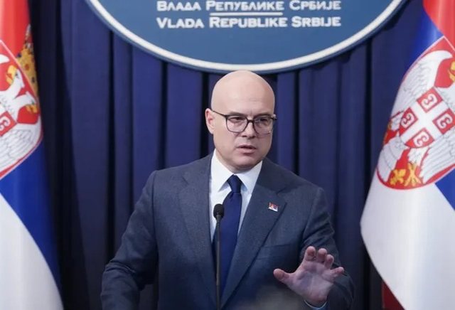 Dorëhiqet kryeministri i Serbisë, vendi shkon me qeveri teknike!