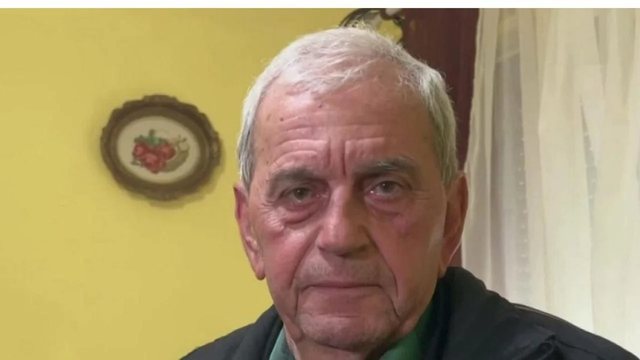 E shpallën të vdekur, skuadrat mbajnë zi në fushë