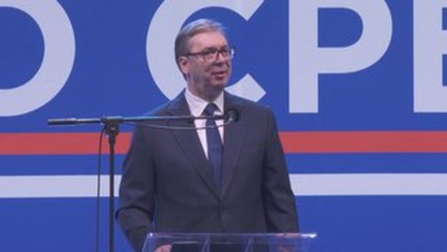 “Revolucioni me ngjyra mori fund”, Vuçiç mbledh