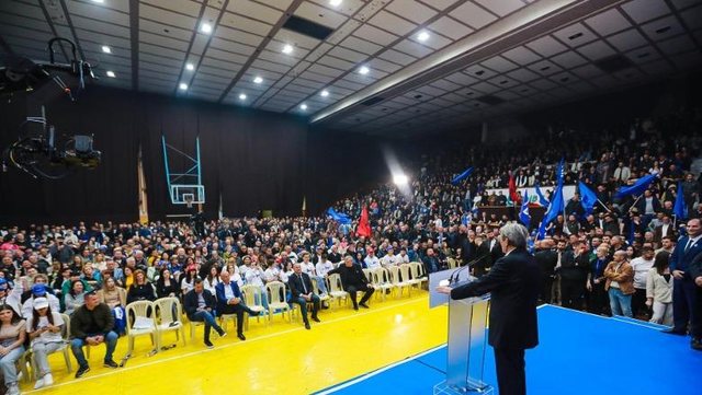 Berisha nga Durrësi: Rama ka dy ditë që nuk fle dhe i vë