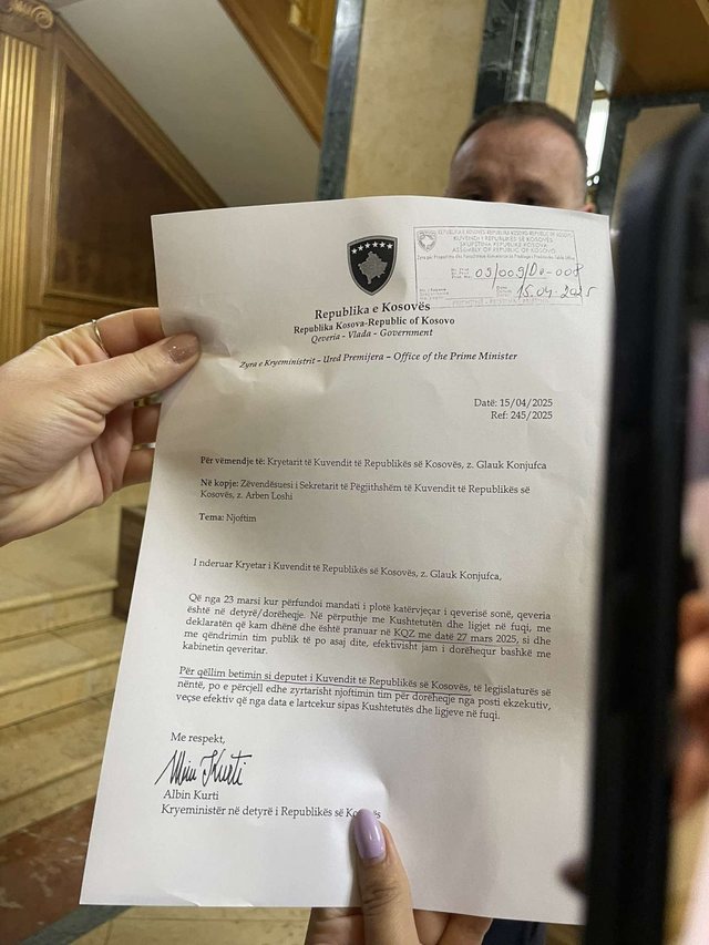 Albin Kurti jep dorëheqje nga posti i Kryeministrit para betimit si deputet