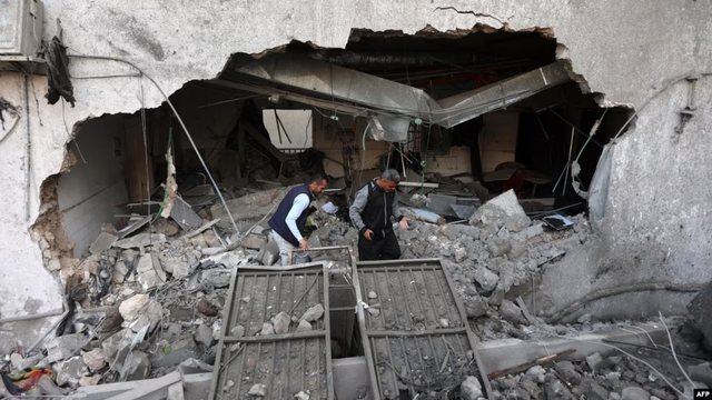 Izraeli godet hyrjen e spitalit në Gaza, vritet një mjek