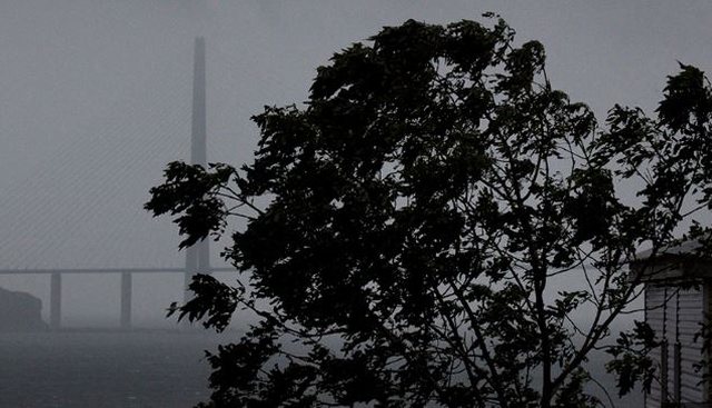 Mot i keq bën ‘kërdinë’, mijëra njerëzve u