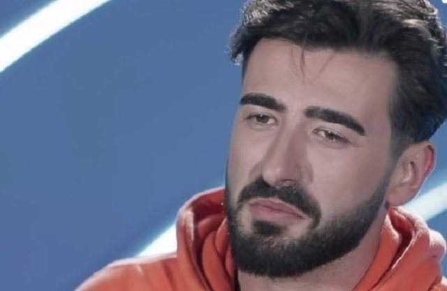 U rrëzua me parashutë në Himarë, Policia merr masa ndaj