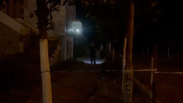 E rëndë/ Polici sulmohet fizikisht nga disa persona në