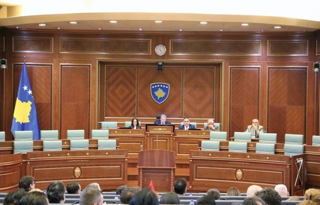 Dështon sërish konstituimi i Kuvendit të Kosovës, seanca