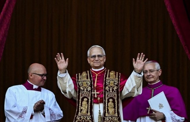Fjalët e para të Papa Leo XIV: "Paqja qoftë me ju të