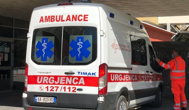 Aksident i rëndë në Pogradec, makina përplas në