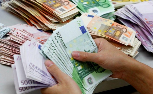 Këmbimi valutor 10 maj/ Me sa blihen e shiten dollari dhe euro,