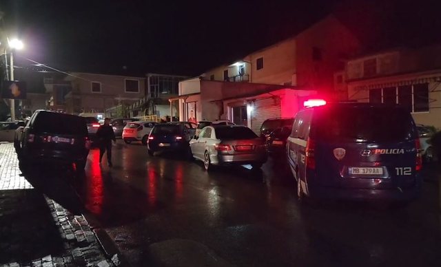 Video/ Tensione në Maqellarë, pamje nga momenti kur demokratët