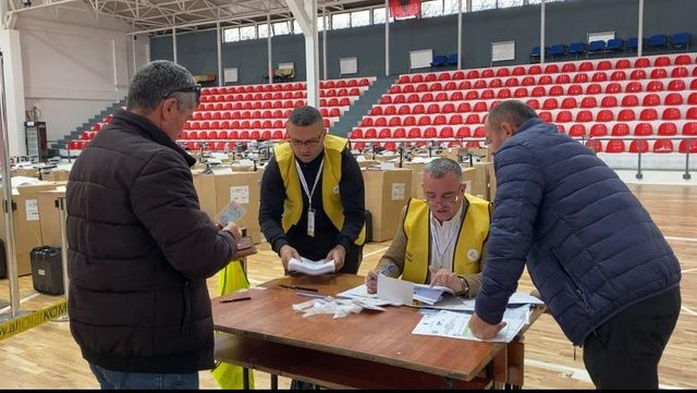 Nis shpërndarja e materialeve zgjedhore edhe në KZAZ nr. 70 të