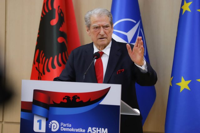Berisha nuk pranon humbjen, njofton te premten protestë, diten e Samitit
