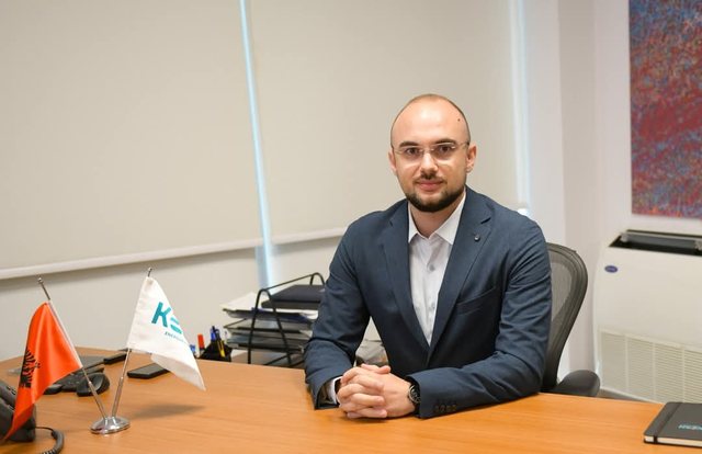 Celulari i Evis Berberit “merr në qafë” edhe drejtorin e