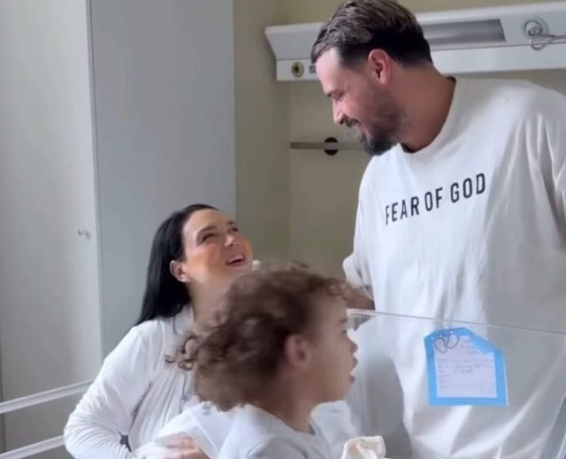 Einxhel Shkira bëhet nënë për herë të dytë,