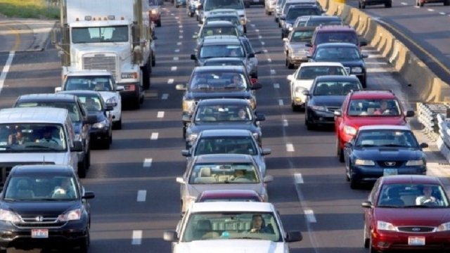 Trafik i rënduar në autostradën Tiranë-Durrës, nga Qafa