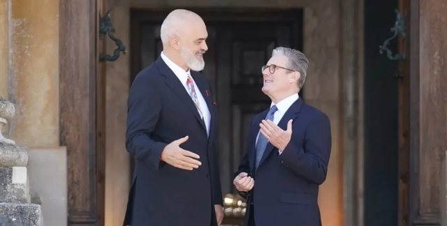 “Britanikët ankohen se nuk kanë para...”/ Rama batuta me