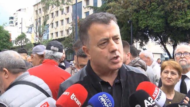 E pyetën për dorëheqjen e Berishës, Noka sherr me