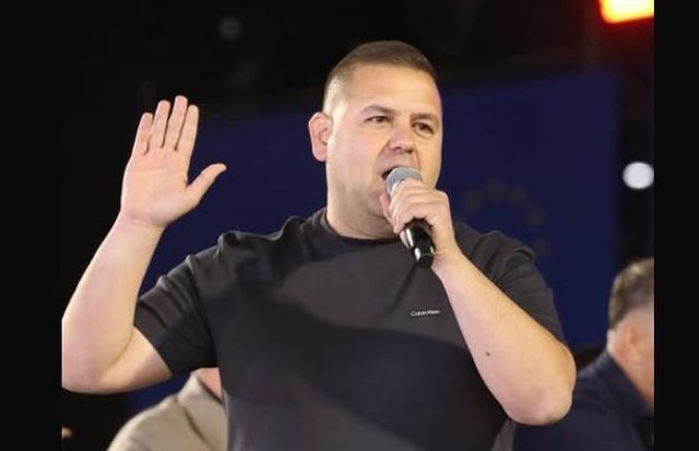 Braimllari thumbon ish-shokët te PL-ja: Gjuha e Europës triumfoi