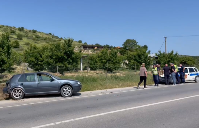 Aksident në aksin Korçë-Maliq, përplasen dy automjete